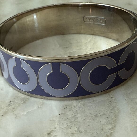 Coach - Picture 3 of 4